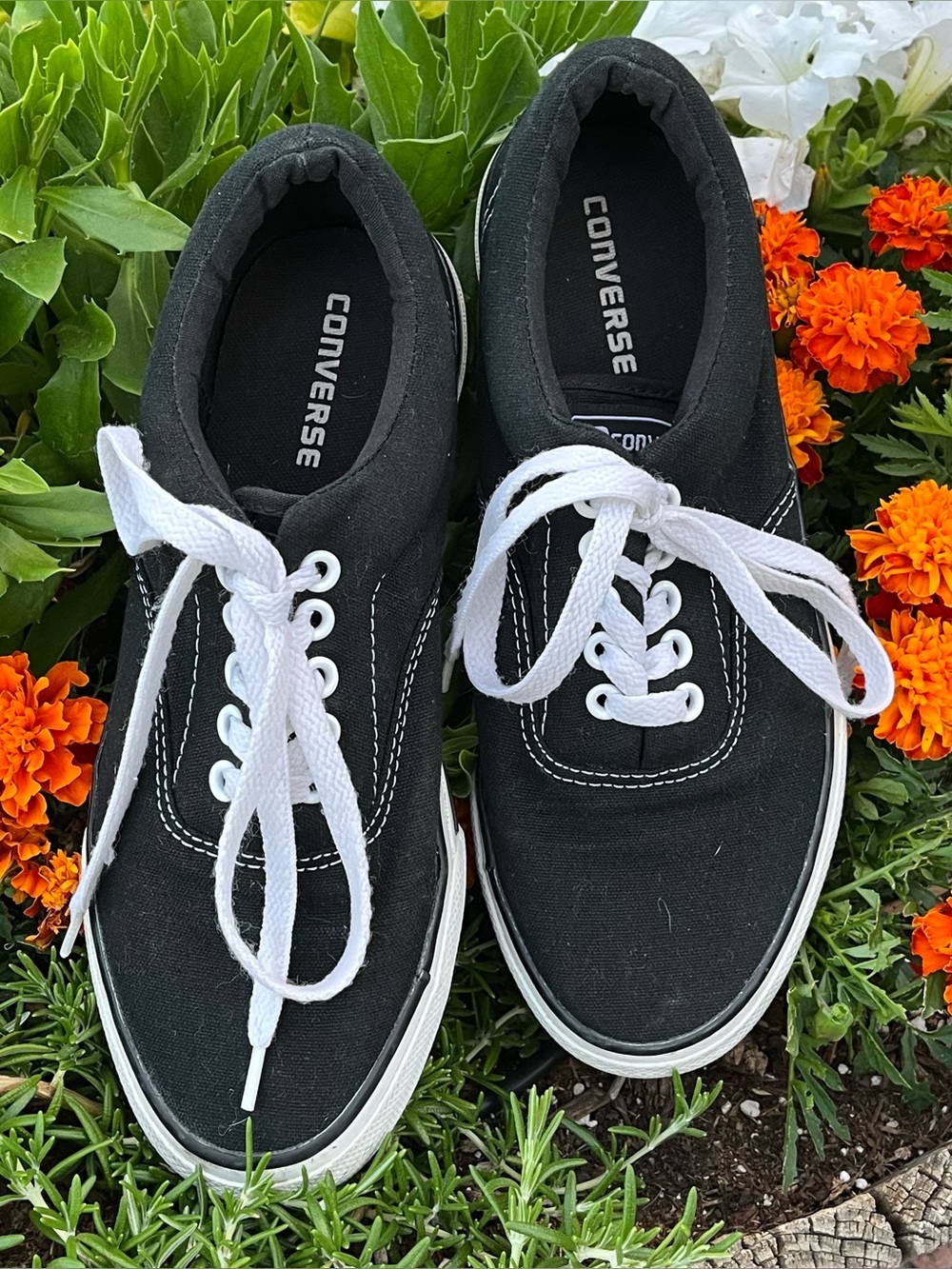 Converse Sneakers Low Top Canvas Black White Stitching Black Interior Padded W9